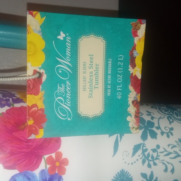 Pioneer Woman 40 oz Fancy Flourish and Pioneer Woman 40 oz Brilliant Blooms Stai - Picture 3 of 6